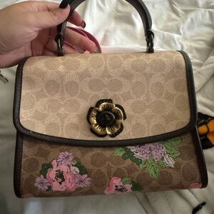 Coach top handle parked